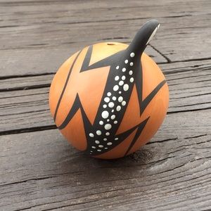 Zuni Seedpot w/ Lizard & Dragonfly, Zuni Clay